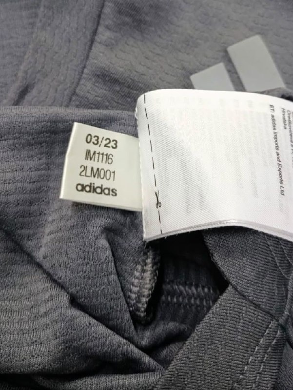 Футболка Adidas · розмір S