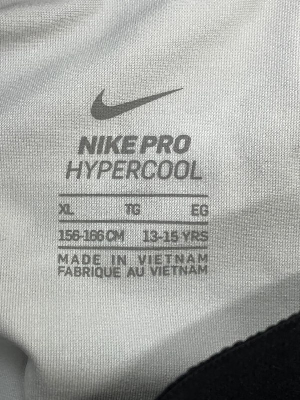 Легінси Nike · розмір 13-15 років(156-166 см.)