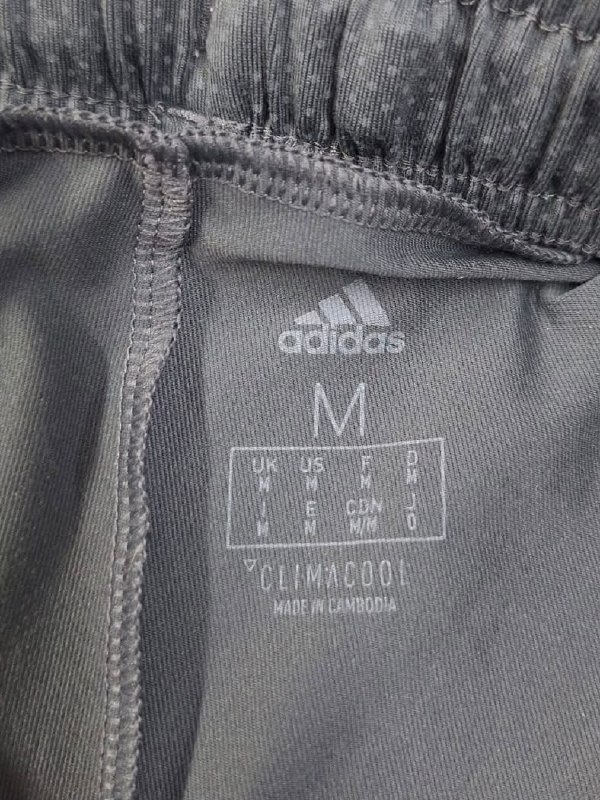 Шорти Adidas · розмір M