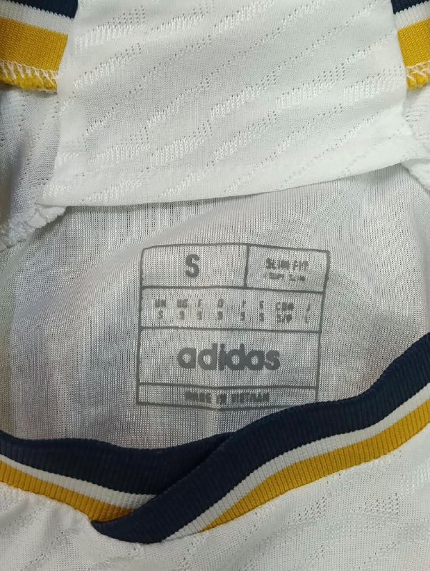 Футболка Adidas · розмір S