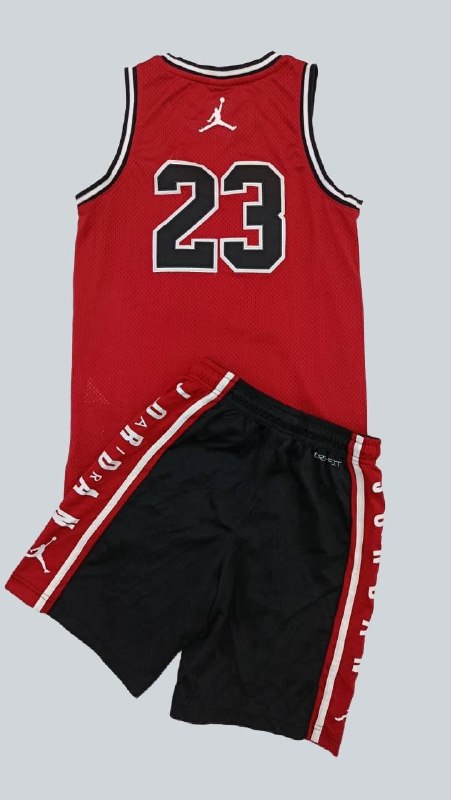 Костюм Jordan · розмір 10-12 років 132-147см