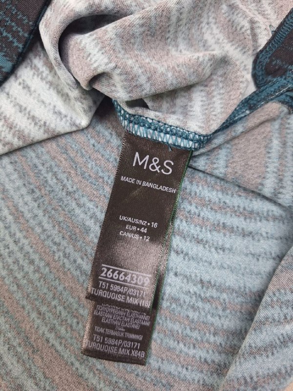 Футболка M&S · розмір UK 16