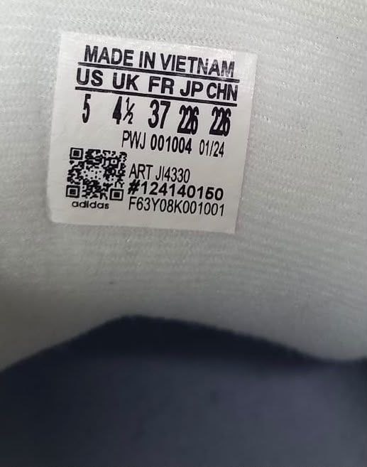 Кросівки Adidas · розмір 37