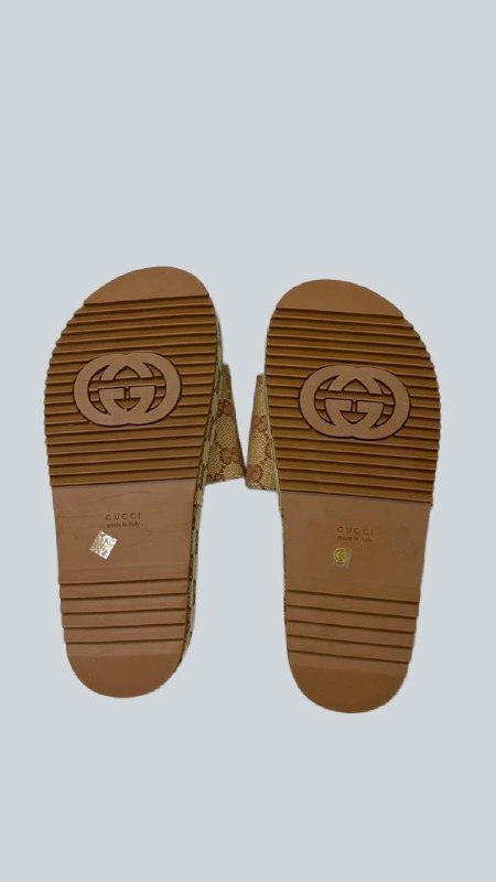Шльопанці Gucci · розмір 40