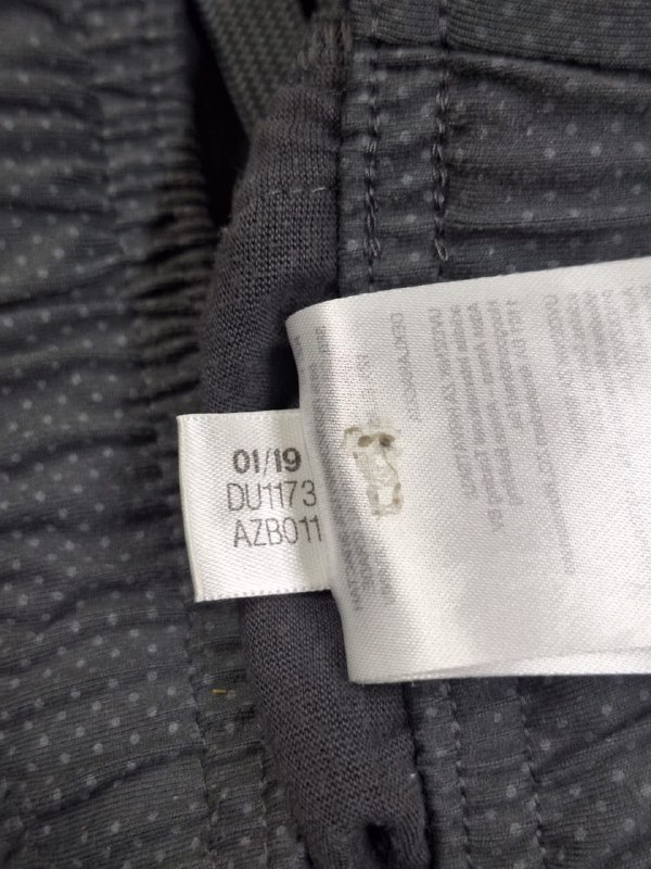 Шорти Adidas · розмір M