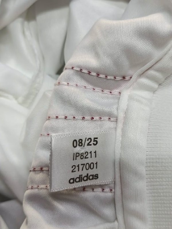 Футболка Adidas · розмір L