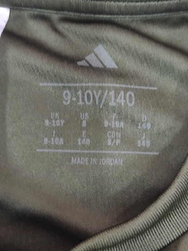 Футболка Adidas · розмір 9-10 років