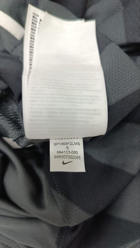 Лонгслів Nike · розмір 8-10 років 128-137см