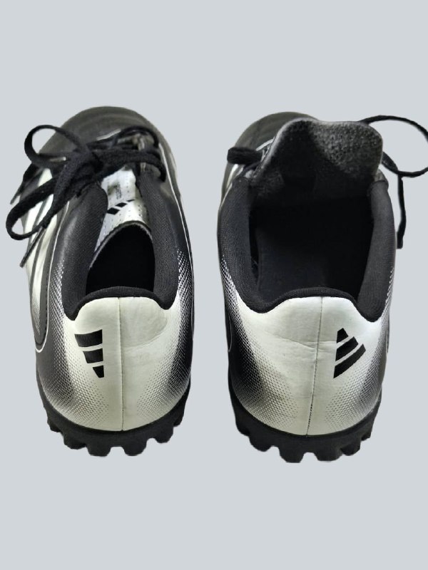 Кросівки Adidas · розмір UK 3