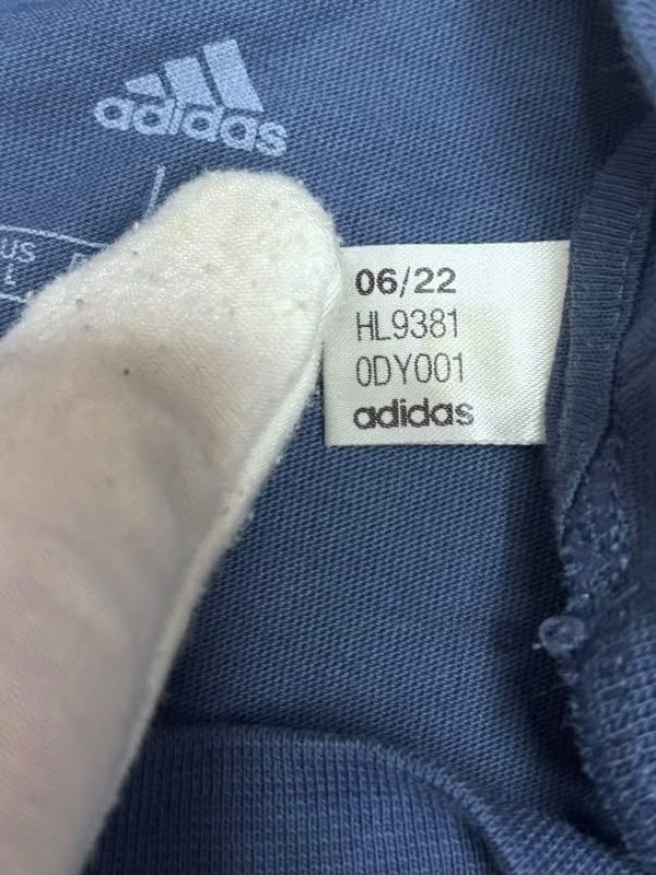 Футболка Adidas · розмір L