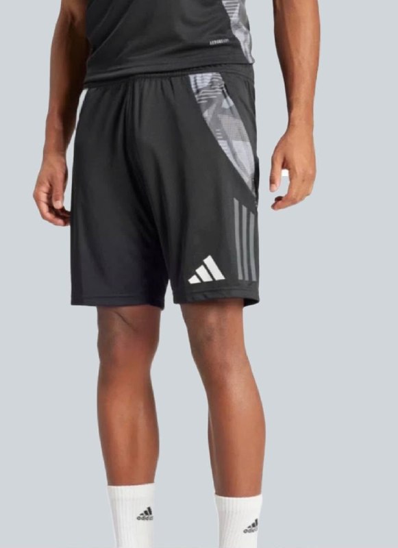 Шорти Adidas · розмір и:L