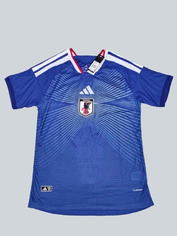 Футболка Adidas · розмір L