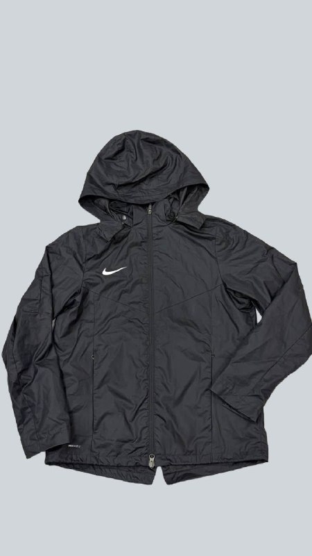 Куртка Nike Shield · розмір XL (158–170 см)