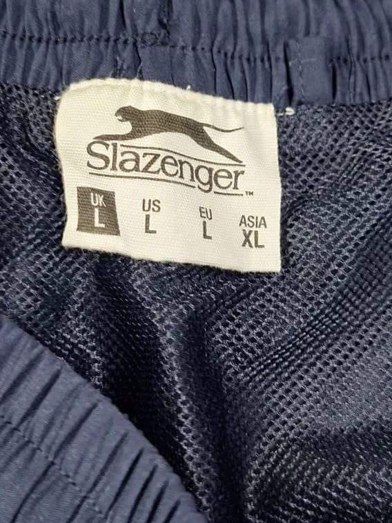 Шорти Slazenger (мають 2 кишені ) · розмір L