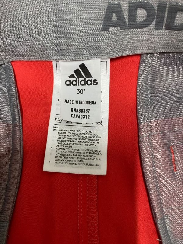 Шорти Adidas · розмір 30