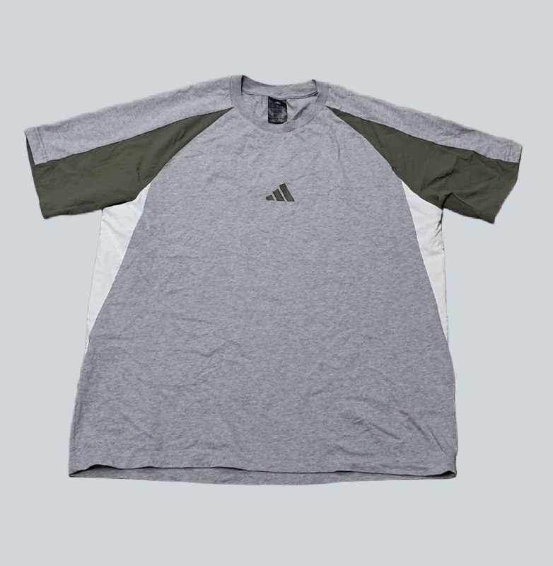 Футболка Adidas · розмір M