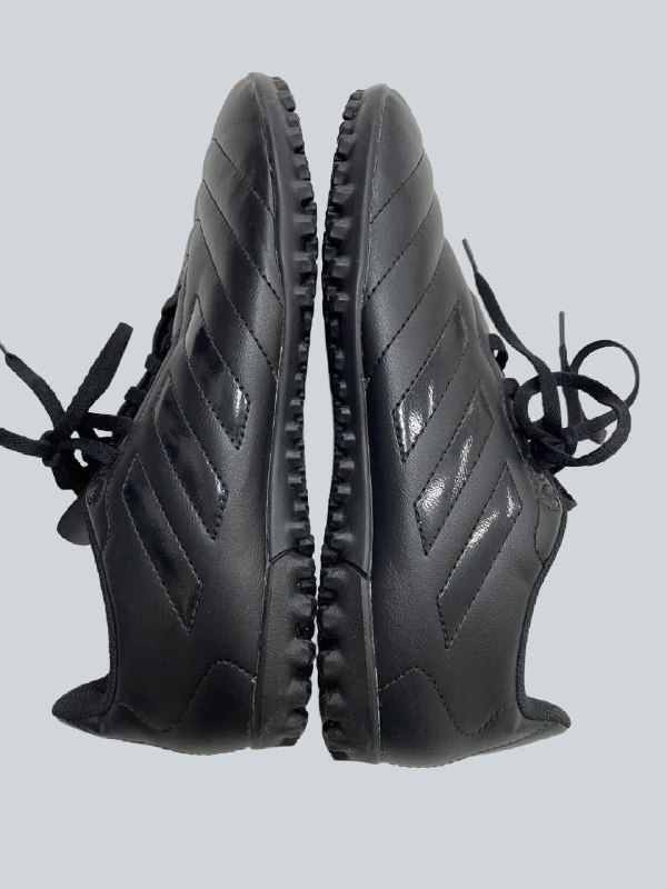 Сороконіжки Adidas · розмір 40