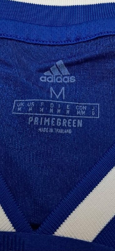 Футболка Adidas · розмір M