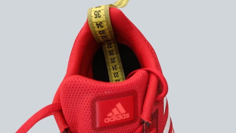 Кросівки Adidas · розмір и:41