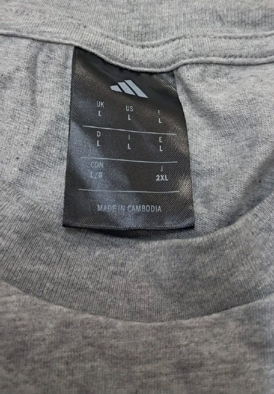 Футболка Adidas · розмір M