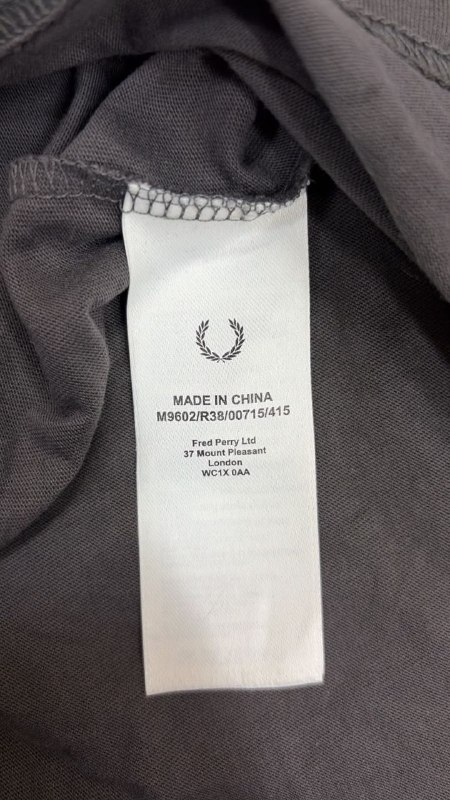 Лонгслів Fred Perry · розмір L