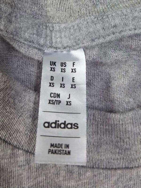 Футболка Adidas · розмір UK XS