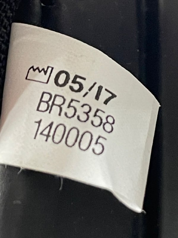 Захист футбольний Adidas · розмір М(160-175 см)